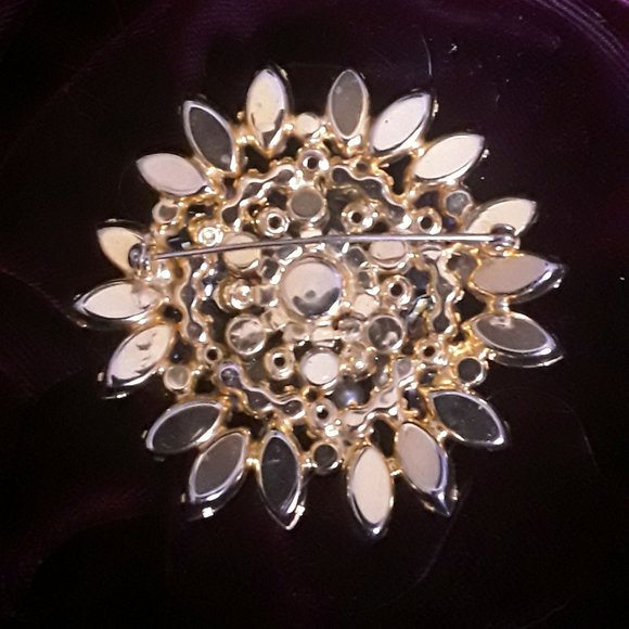 Large Vintage Sparkling Aurora Borealis, Crystals & Faux Pearls Trembler Brooch - Picture 2 of 5